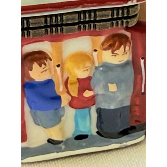 Powell & Hyde San Francisco Cable Car Ceramic Trinket Box with Trinket 2”x3” - Picture 4 of 9